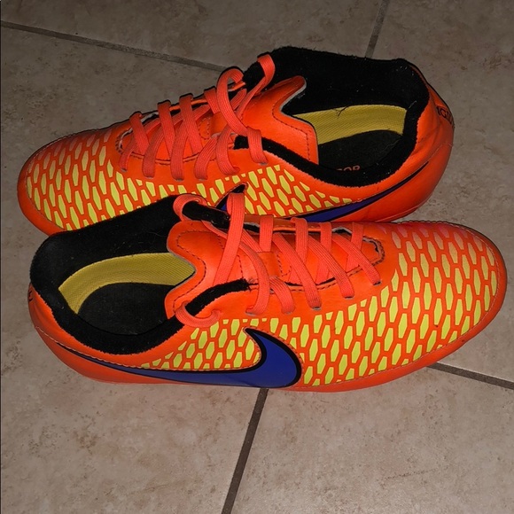 Nike Magista Soccer Cleats - Picture 3 of 8